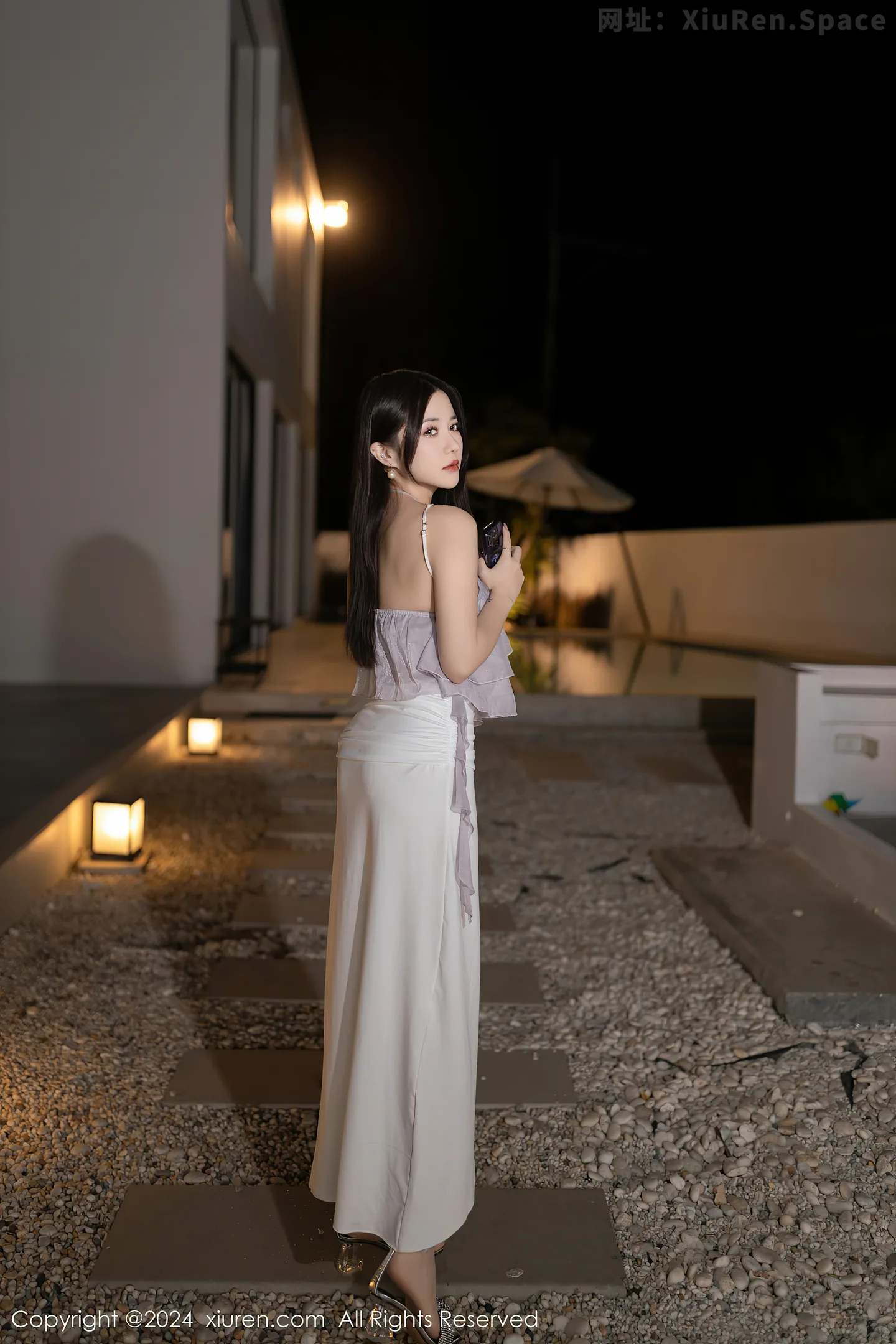 图片[4]-[XiuRen秀人网]VOL.8026 模特鱼子酱Fish性感紫灰色上衣露轻透内衣配超薄肉丝诱惑写真80P-秀人网官方网站